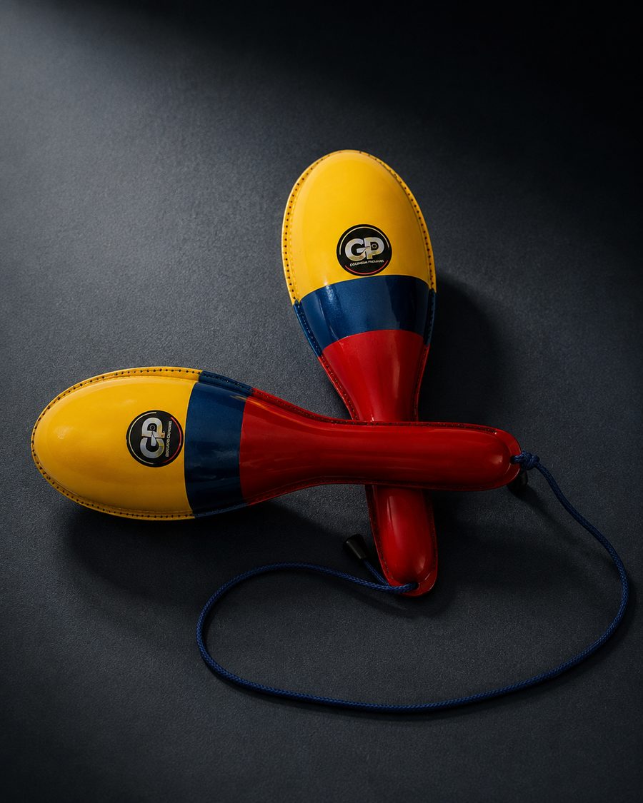 Maracas con los colores de la bandera de Colombia y bolsa de tela, hechas en Cali, vista 3