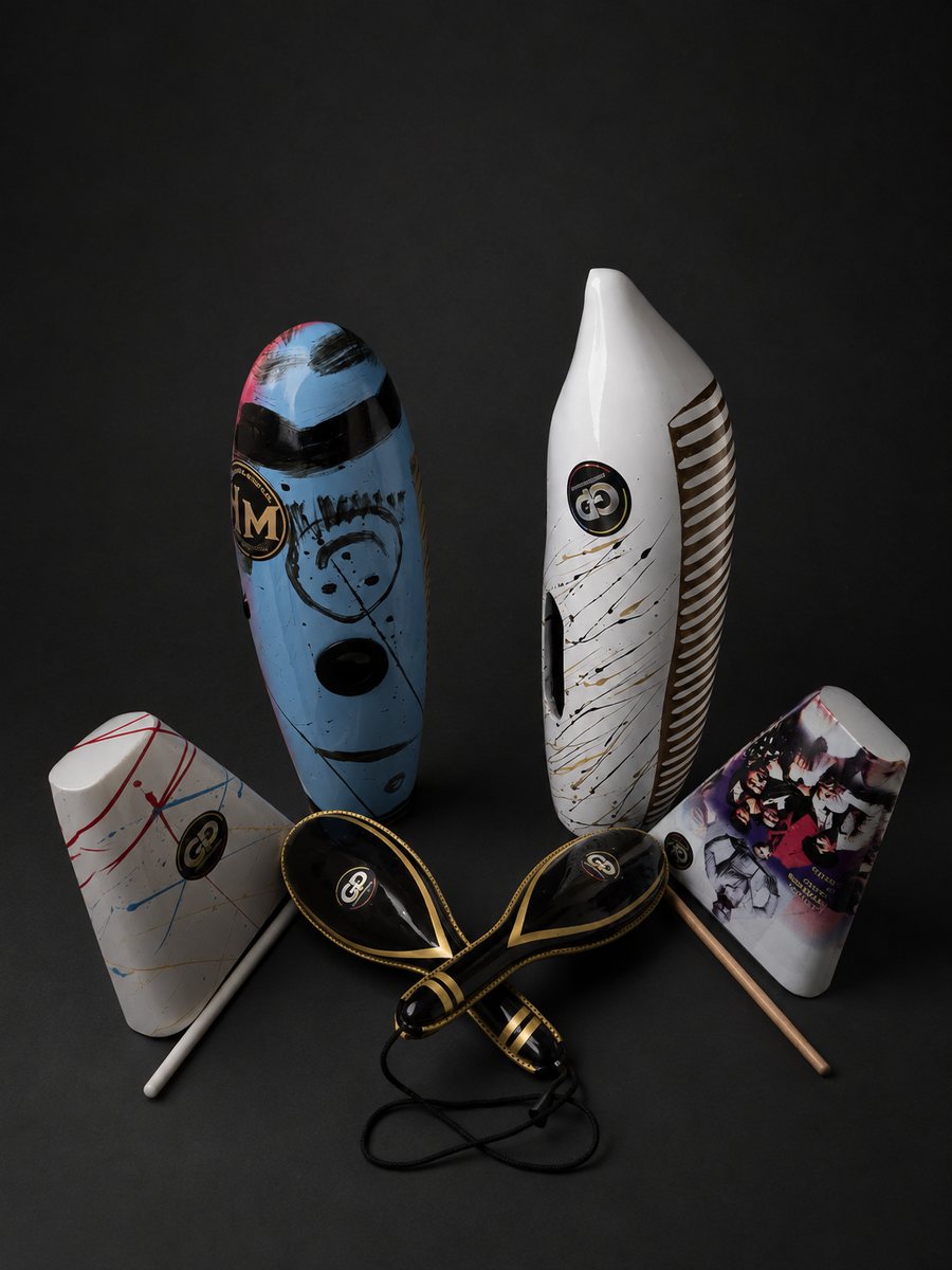 Güiros, maracas y campanas de Herencia Musical HM traídos de Cali a Milán